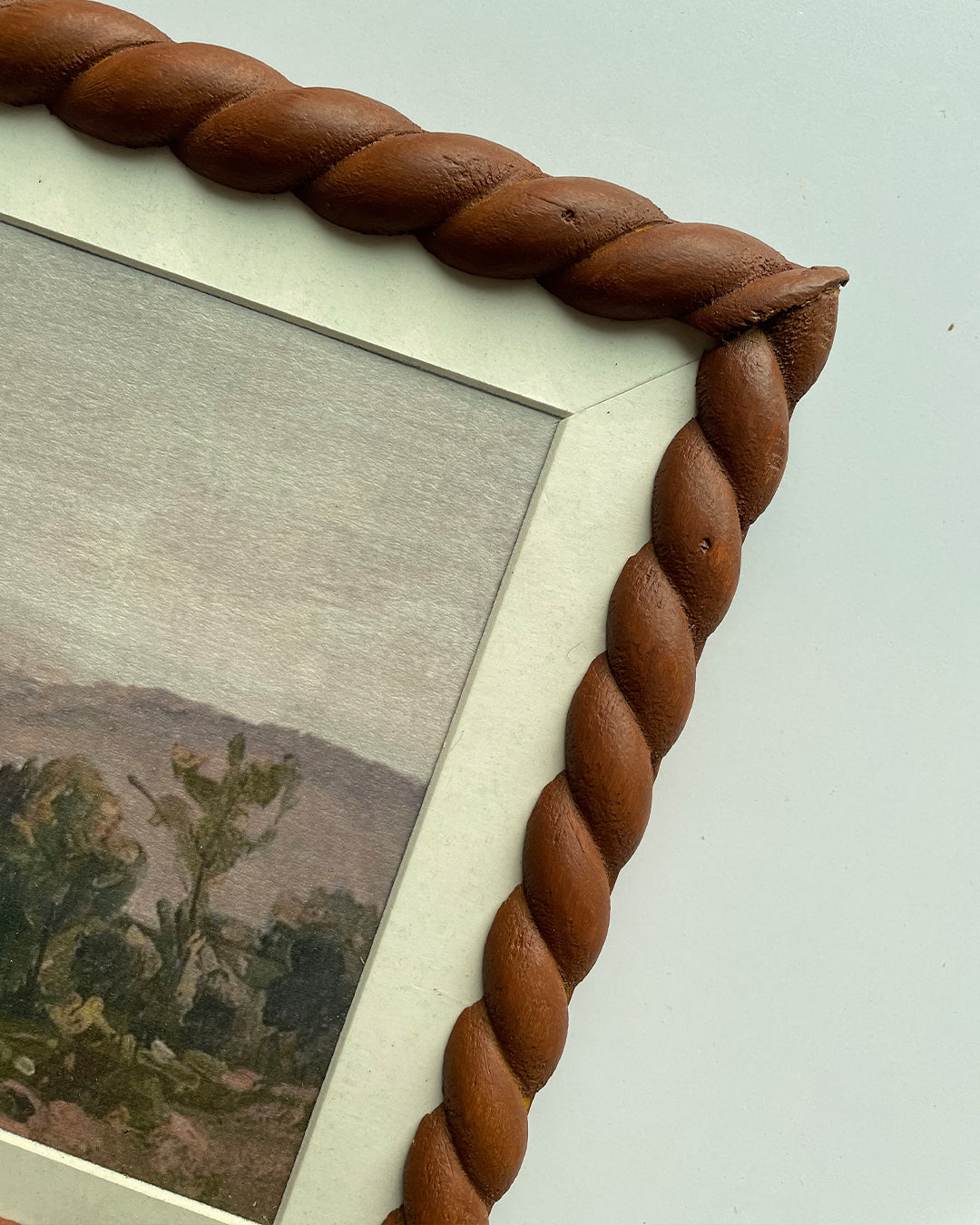 WAVY FRAME