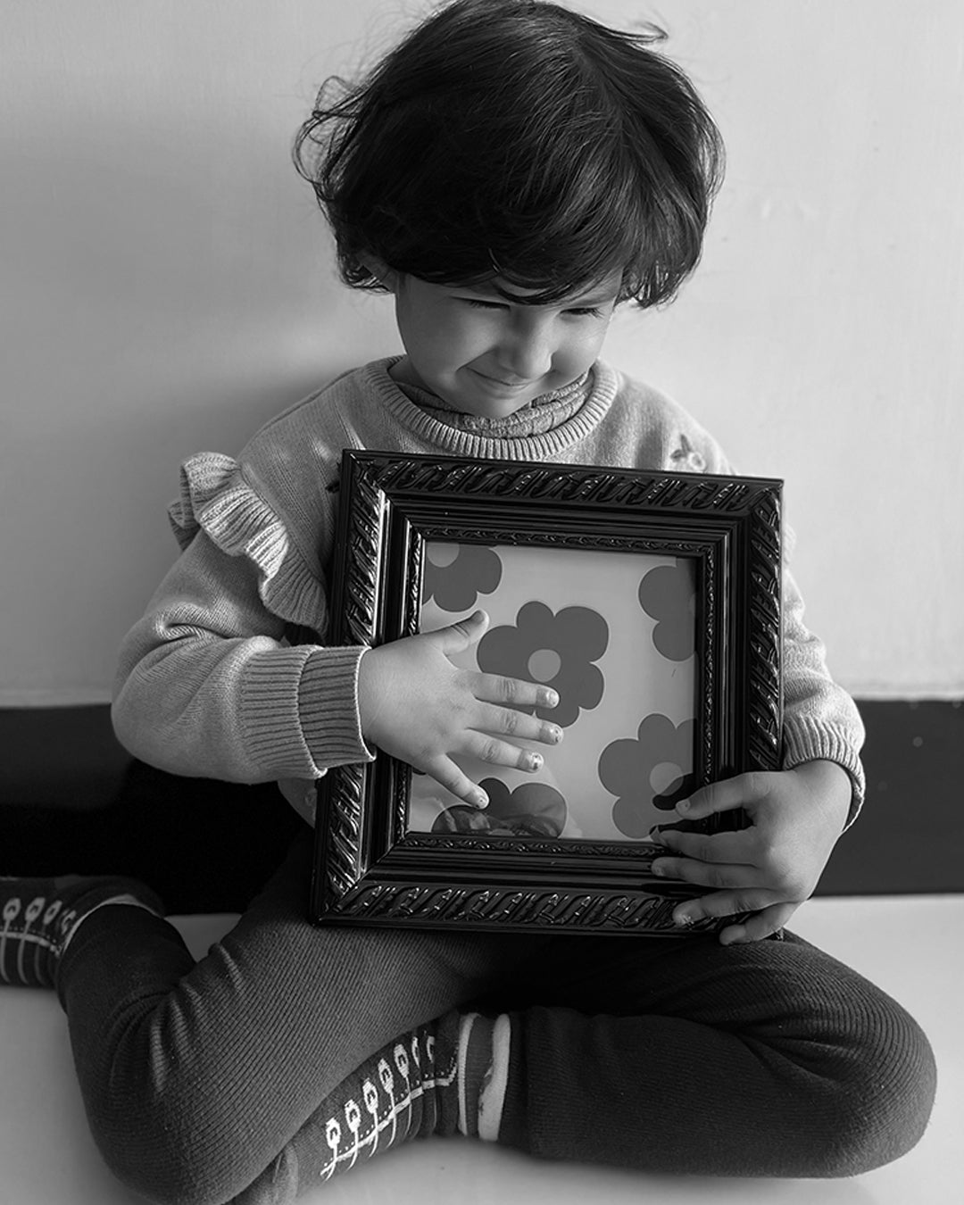 FLORAL BLACK POPPY FRAME