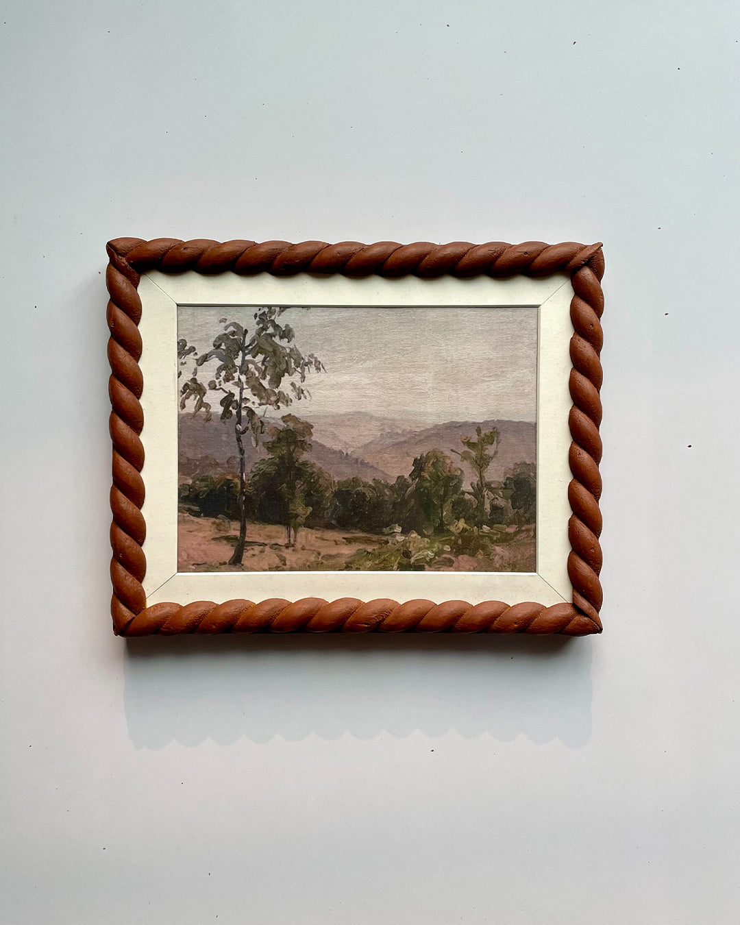WAVY FRAME